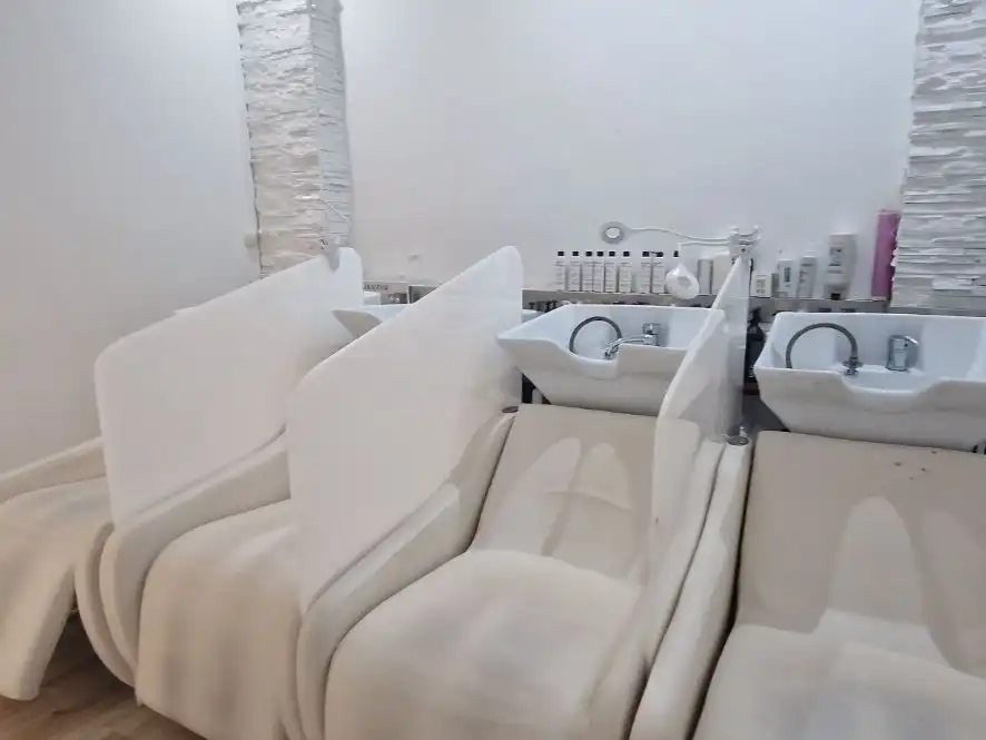 Badezimmer von Geschaftsraum zur Miete in Madrid mit Klimaanlage, Heizung und Parkett