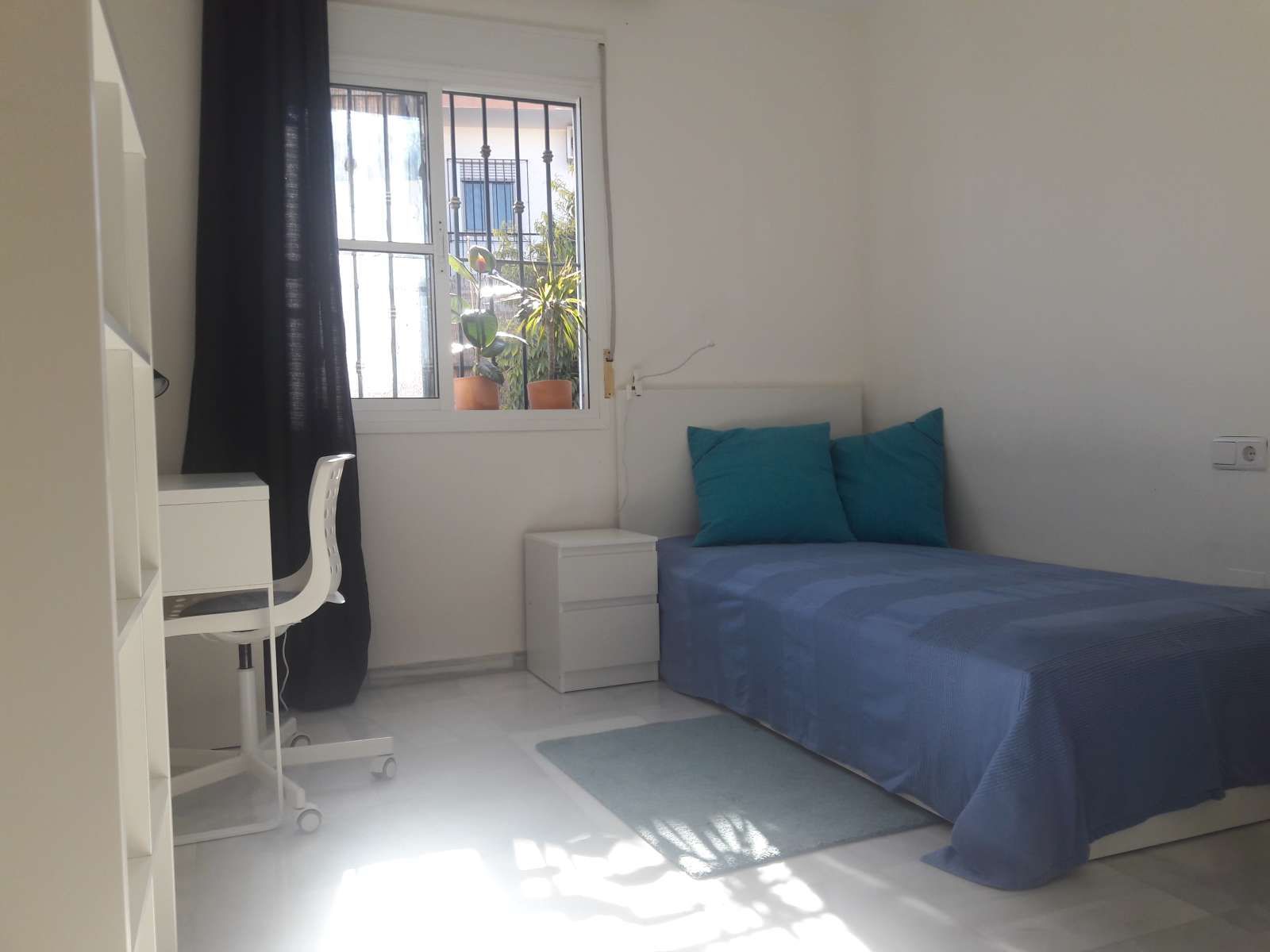 Bedroom of Flat to share in Málaga Capital  with Air Conditioner, Terrace and Furnished