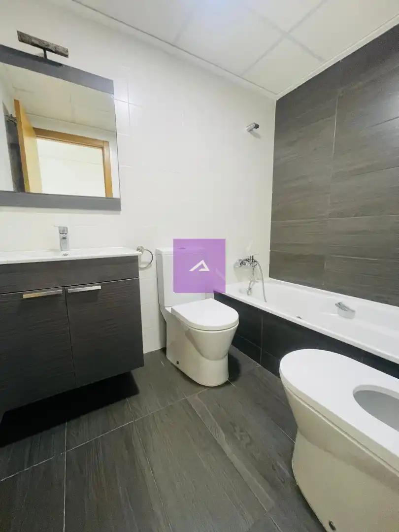 Baño de Piso en venta en Albal con Terraza, Trastero y Piscina comunitaria