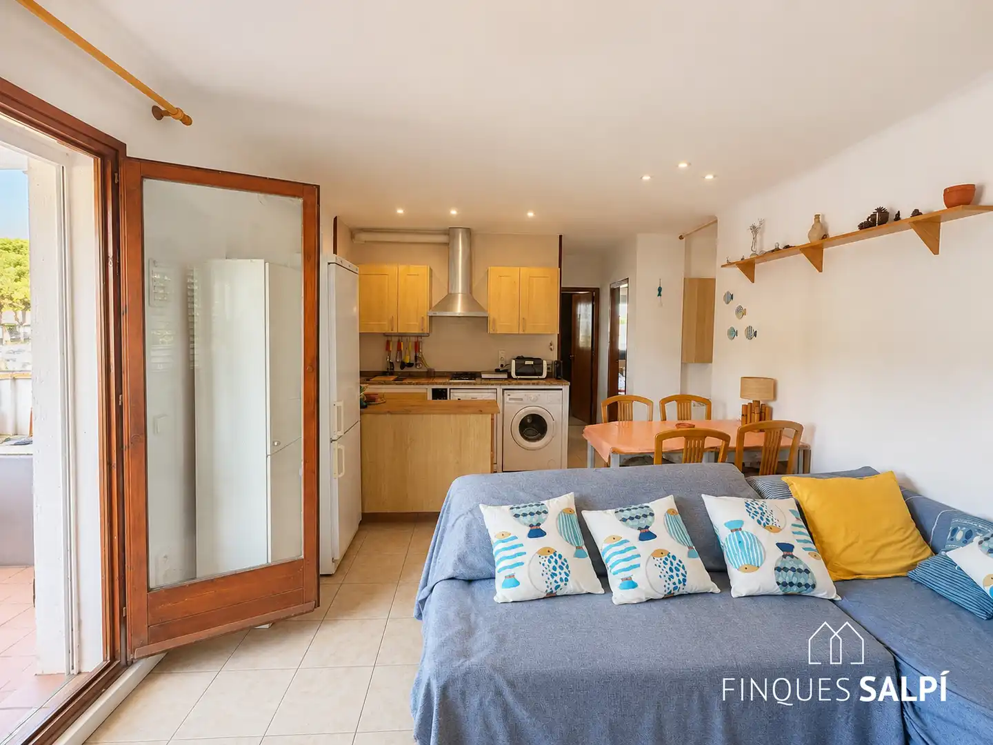 Küche von Wohnungen zum Verkauf in L'Escala mit Terrasse, Abstellraum und Möbliert