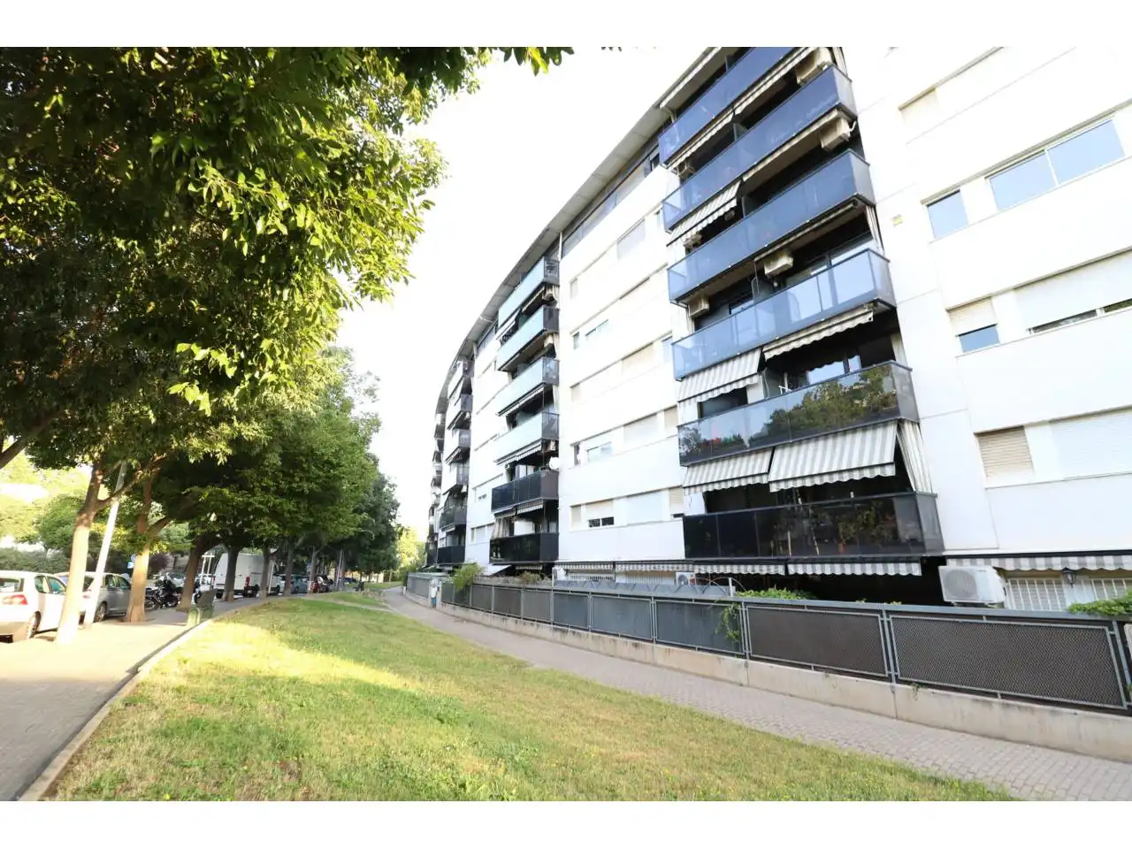 Vista exterior de Piso en venta en Cerdanyola del Vallès con Calefacción y Terraza