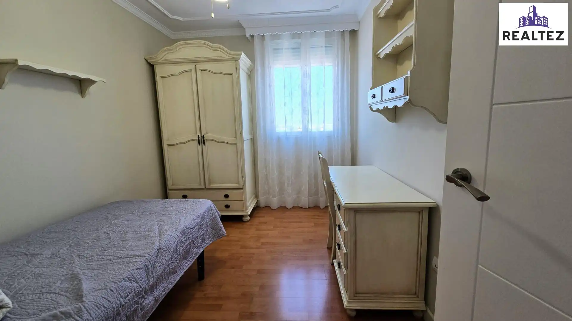 Bedroom of Flat for rent in Jerez de la Frontera  with Air Conditioner, Heating and Parquet flooring