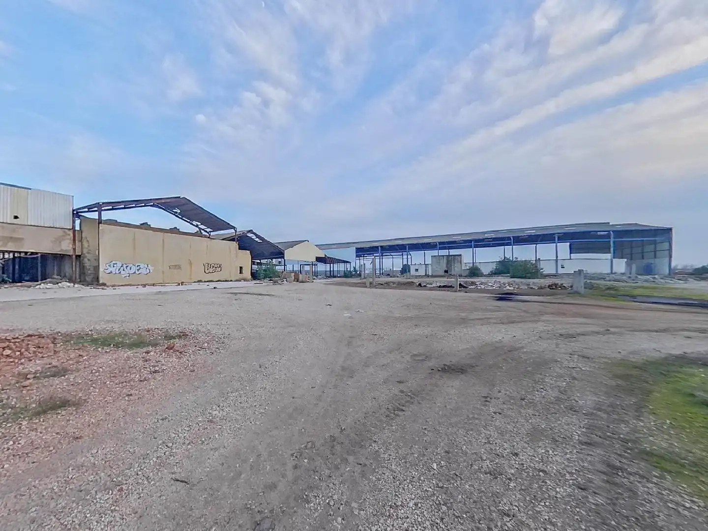 Vista exterior de Nave industrial en venta en Bailén