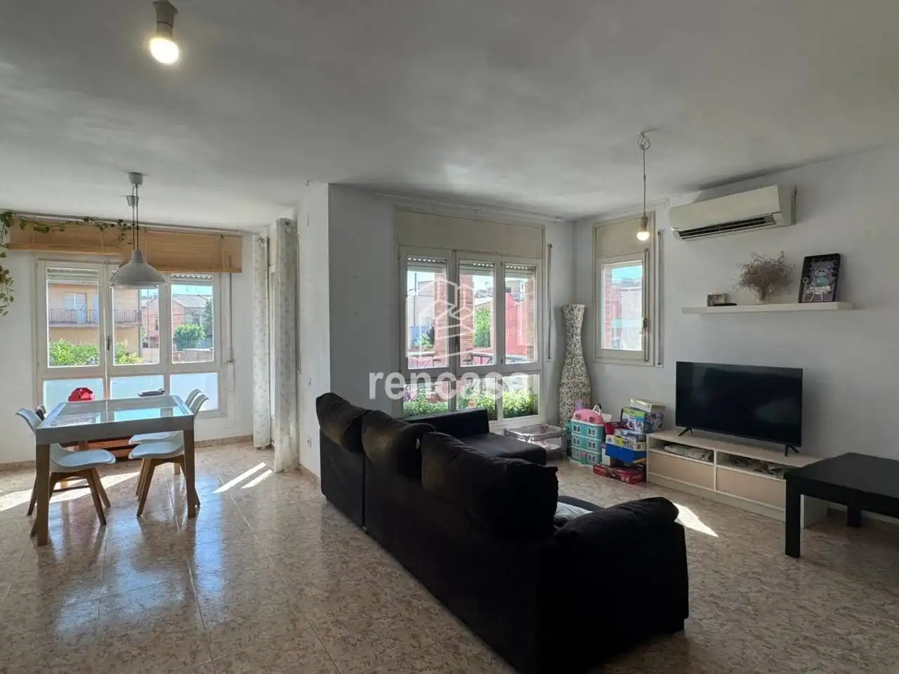 Sala de estar de Casa adosada en venta en Artesa de Lleida con Aire acondicionado, Calefacción y Jardín privado