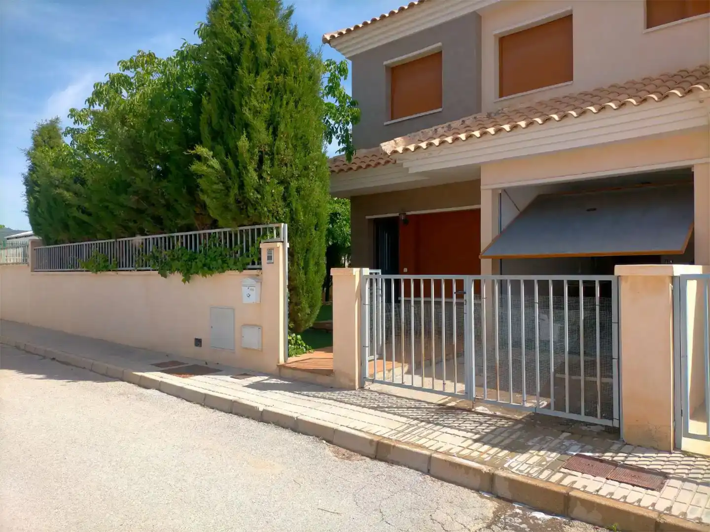 Vista exterior de Pis en venda en Puebla de Don Fadrique amb Jardí privat i Moblat