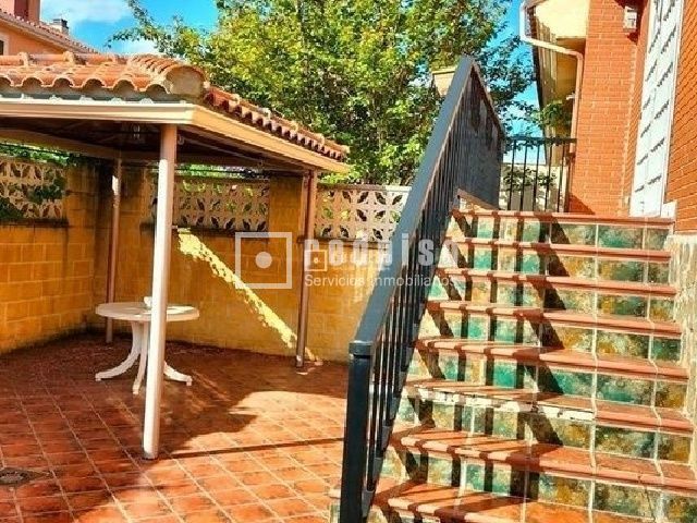 House or chalet for sale in Torija
