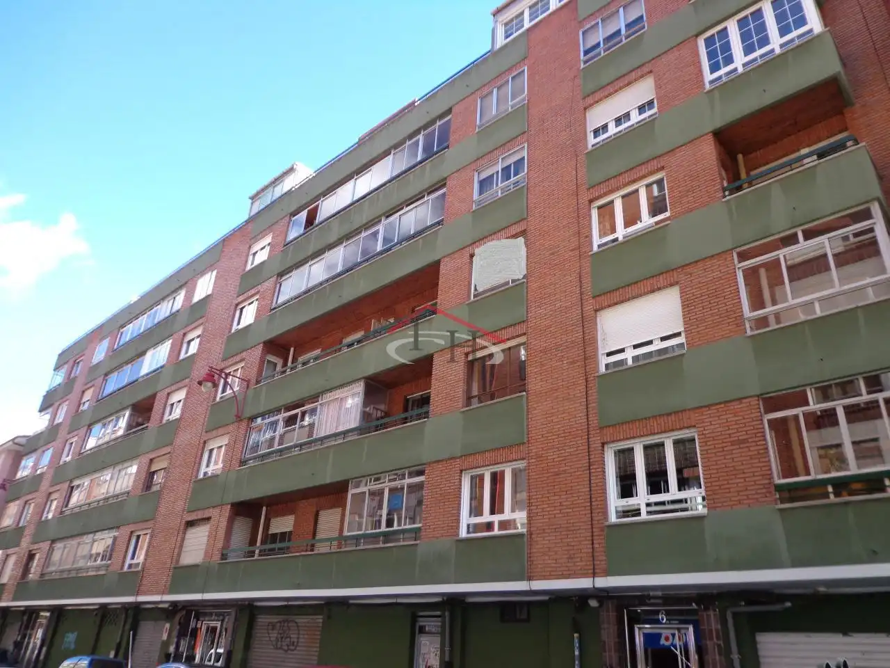 Exterior view of Flat for sale in León Capital   with Heating, Parquet flooring and Terrace