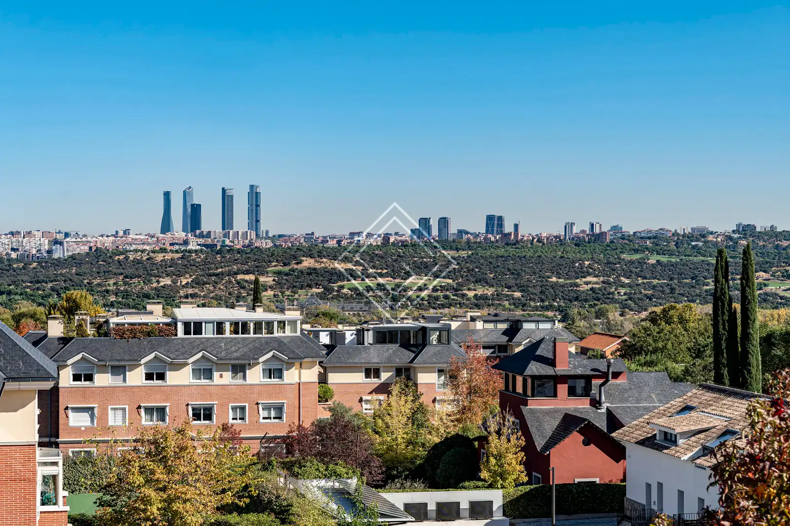Außenansicht von Dachboden zum Verkauf in Madrid mit Klimaanlage, Heizung und Terrasse
