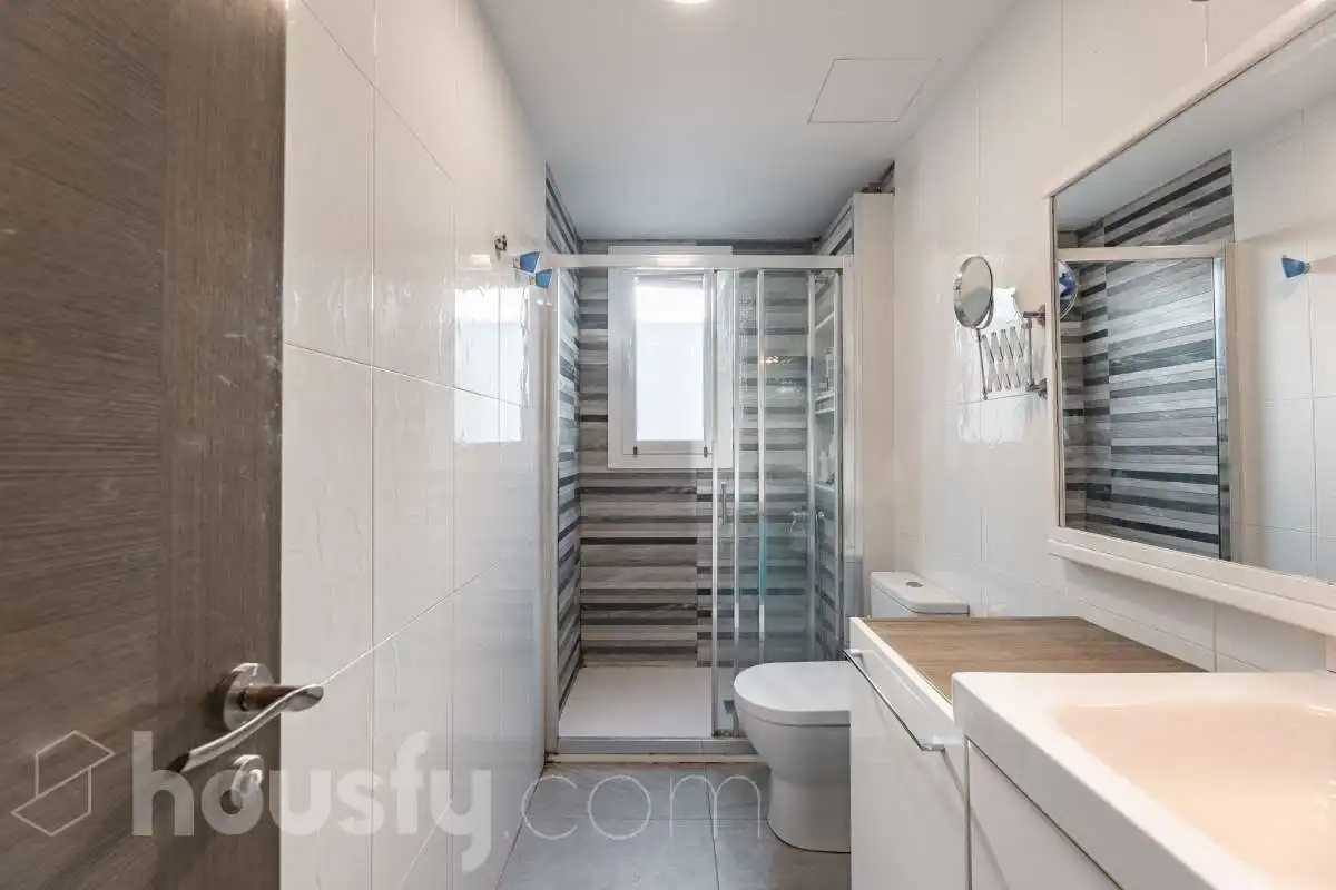 Badezimmer von Wohnung zum Verkauf in Rubí mit Klimaanlage, Heizung und Parkett