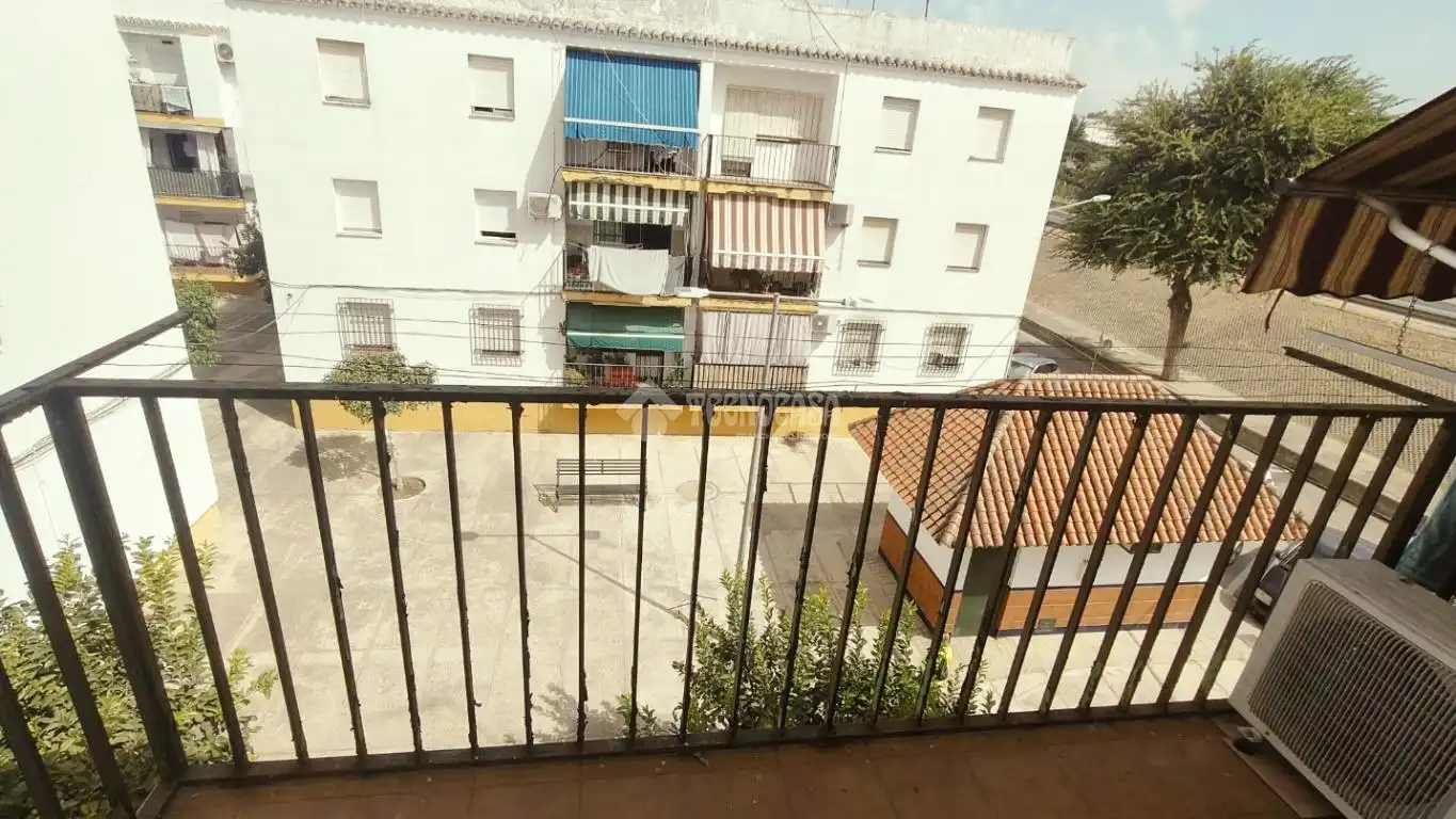 Außenansicht von Wohnung zum Verkauf in Cantillana mit Klimaanlage und Heizung