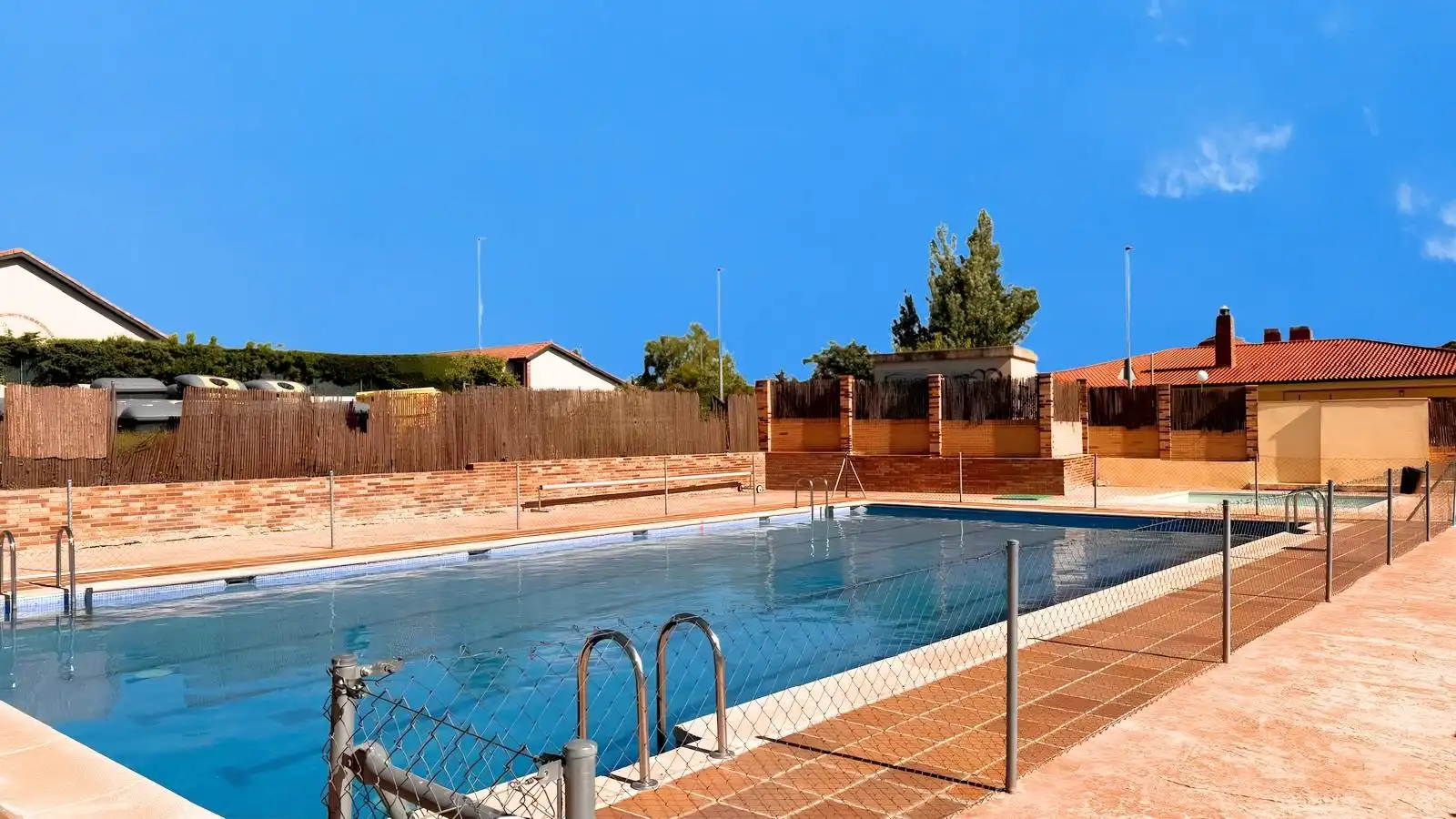 Swimming pool of Flat for share in Valdemorillo  with Heating, Private garden and Furnished