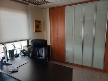 Oficina amb ascensor en venda a Madrazo 33