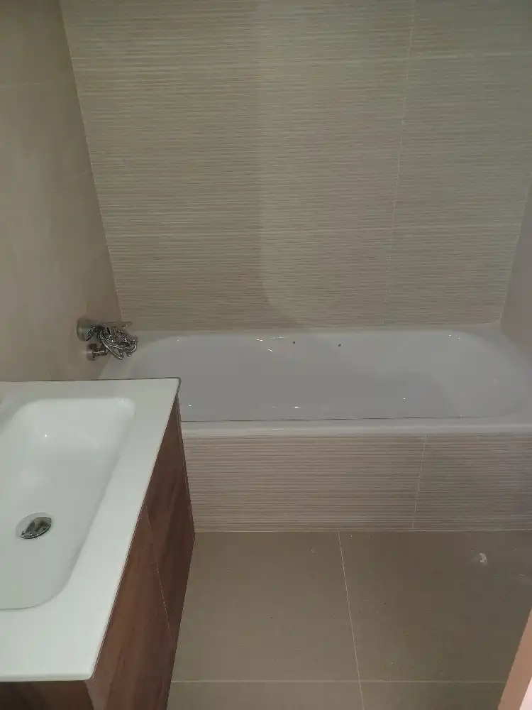 Baño de Casa adosada en venta en Cantallops con Aire acondicionado, Calefacción y Jardín privado
