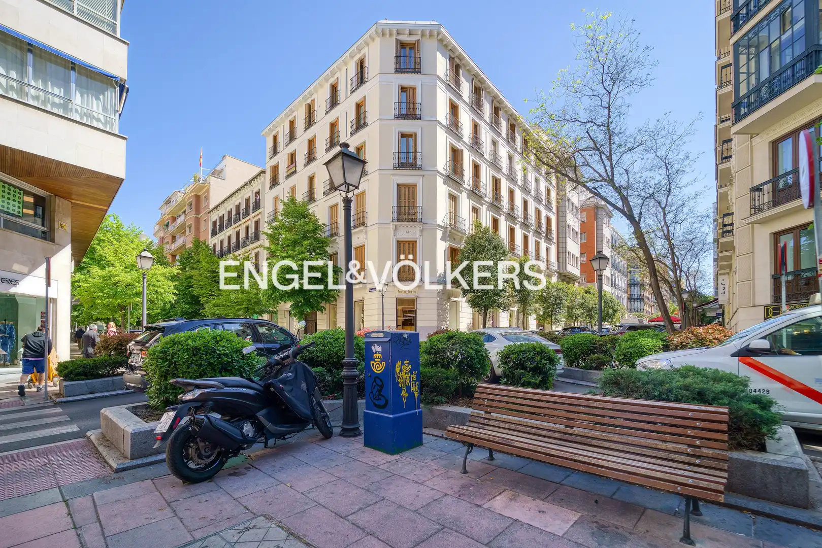 Vista exterior de Àtic de lloguer en Madrid amb Aire condicionat, Calefacció i Balcó