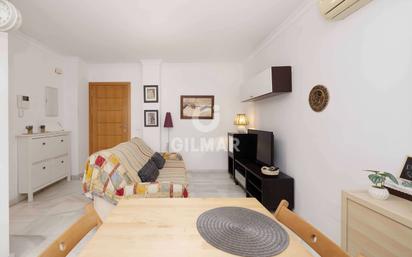 Dormitori de Apartament en venda en Fuengirola amb Terrassa
