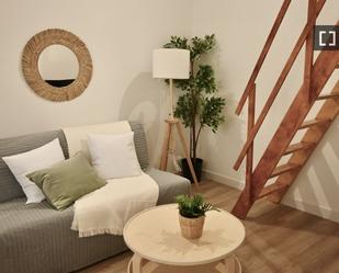 Living room of Flat to rent in  Madrid Capital  with Air Conditioner, Heating and Internet