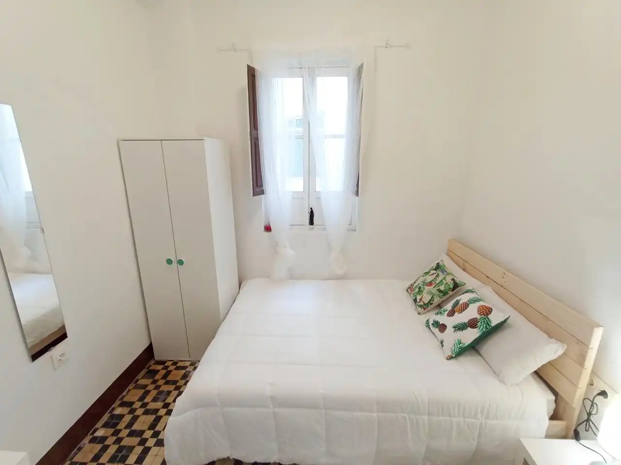 Ground floor for rent in Santa Teresa, Centro - Sagrario
