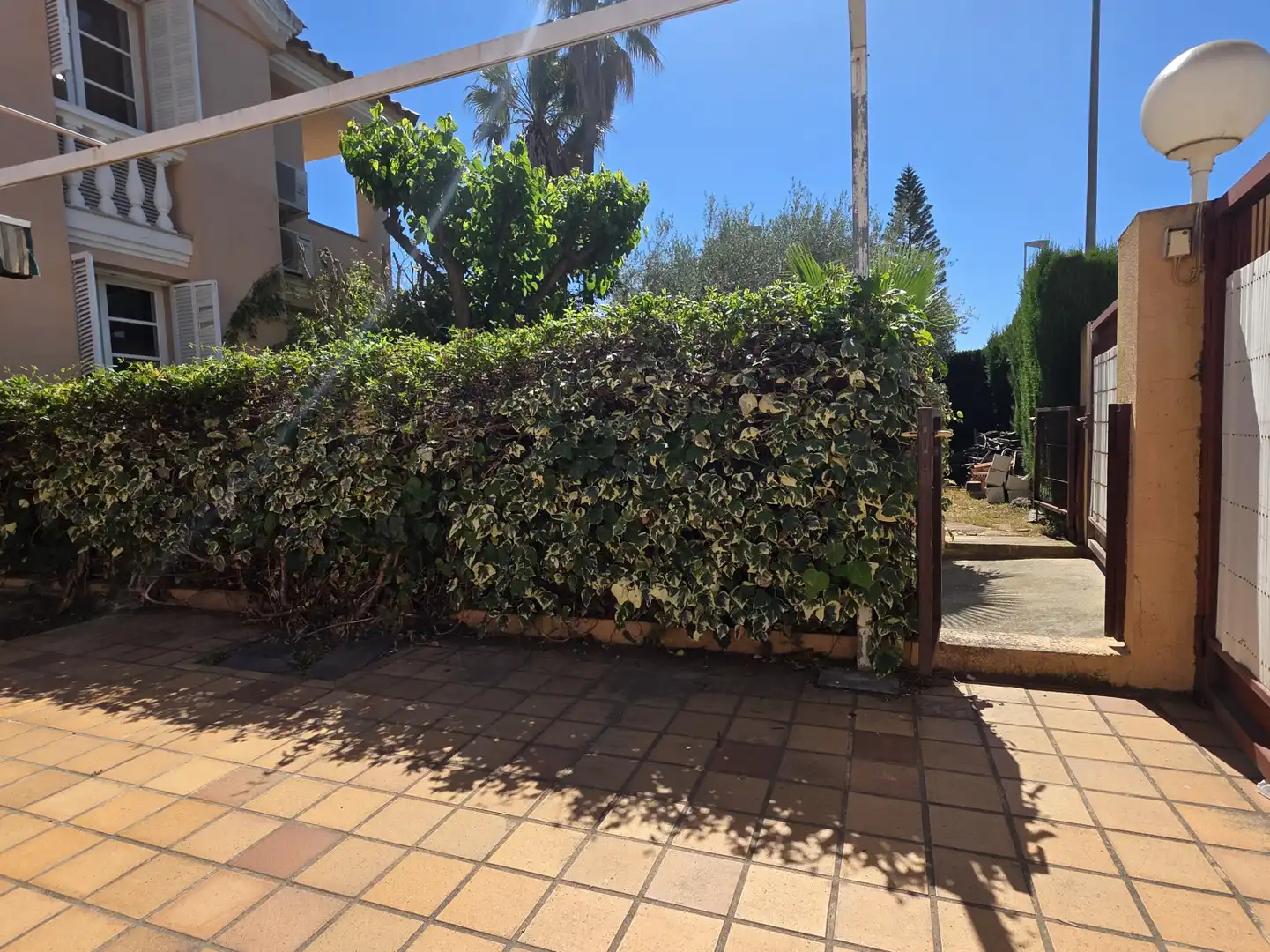 Jardí de Casa adosada en venda en Benicasim / Benicàssim amb Calefacció, Jardí privat i Terrassa