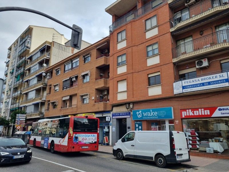 Vista exterior de Pis de lloguer en Plasencia amb Aire condicionat i Jardí privat