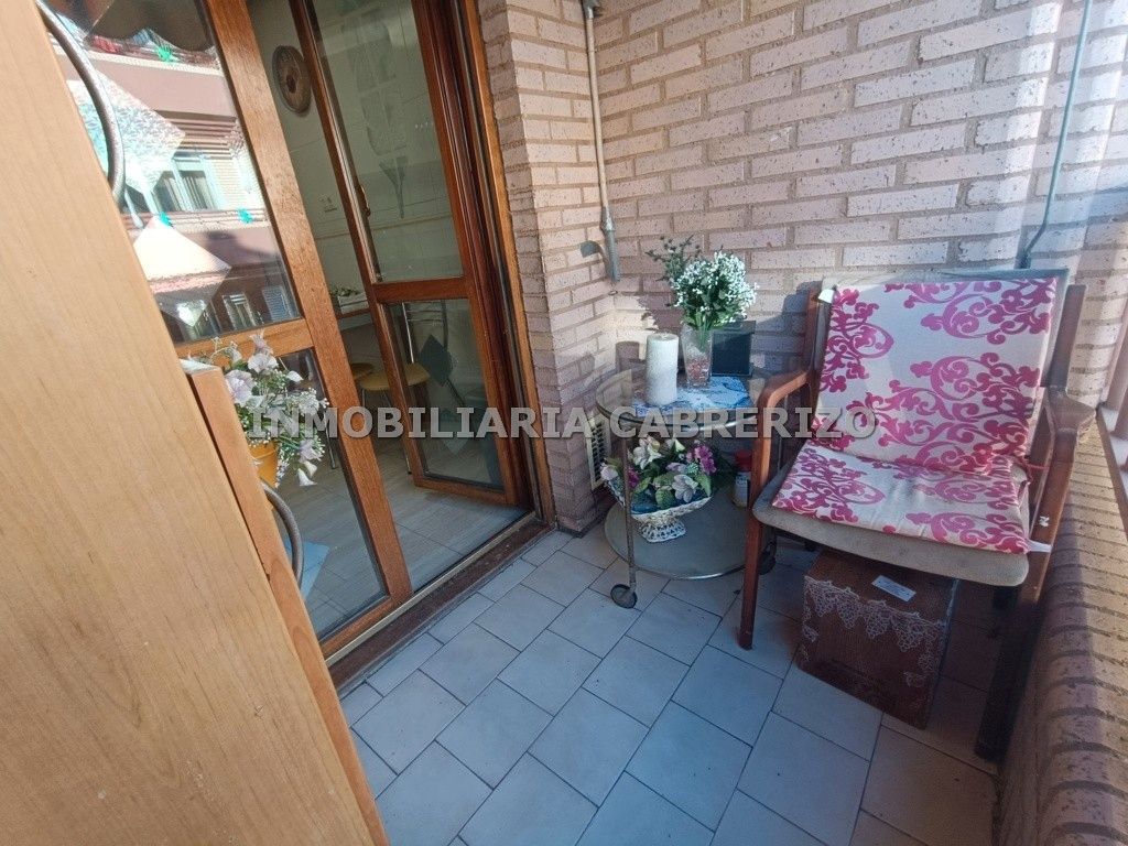 Balcony of Flat for sale in  Logroño  with Air Conditioner, Heating and Parquet flooring