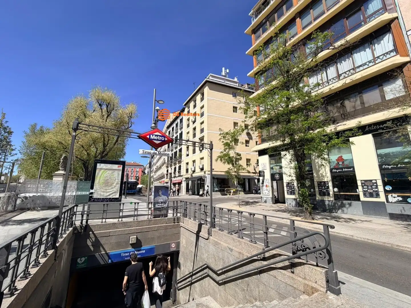Außenansicht von Erdgeschoss zum Verkauf in Madrid mit Heizung und Möbliert