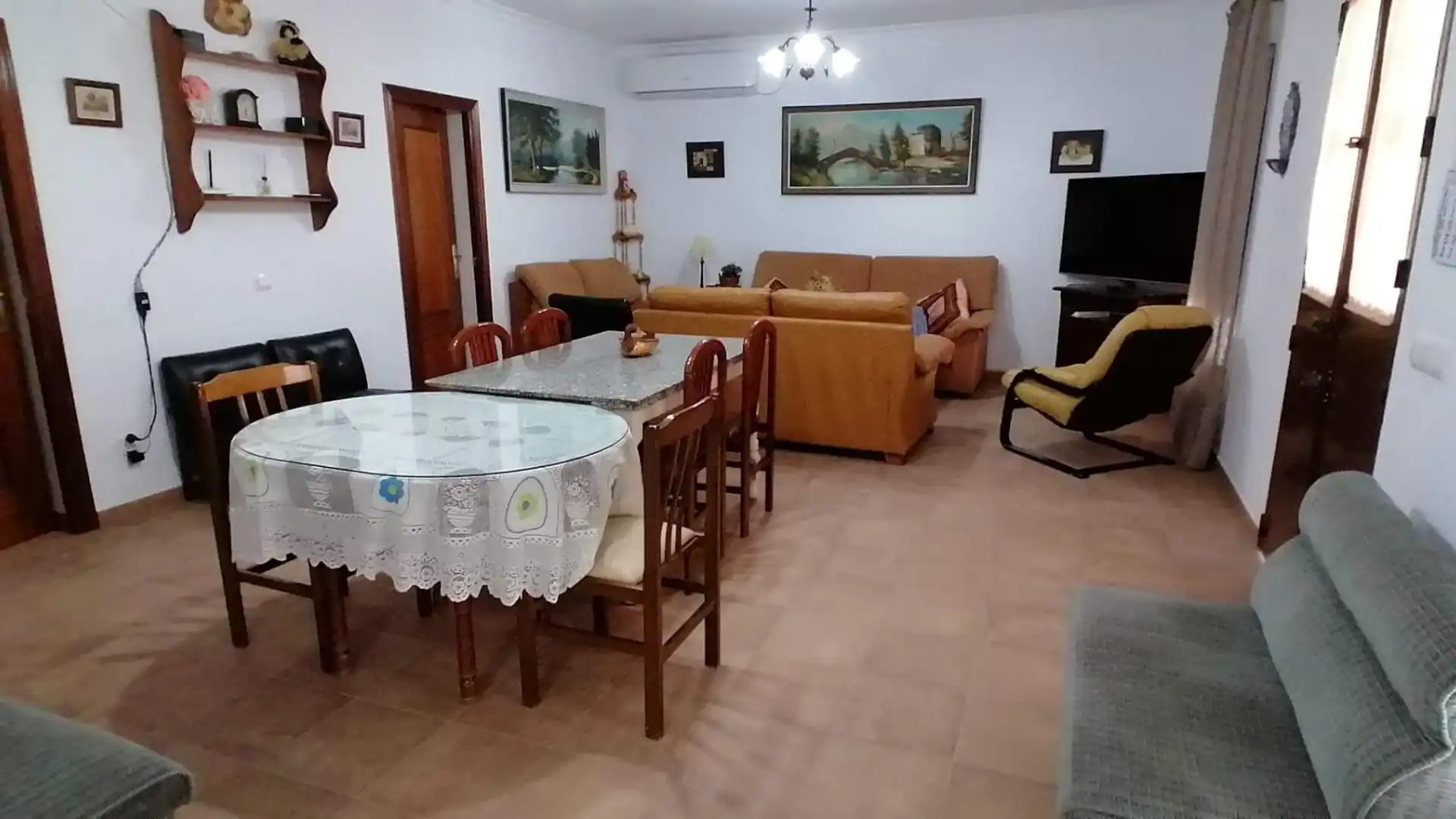 Living room of Houses for sale in Utrera  with Air Conditioner, Private garden and Terrace