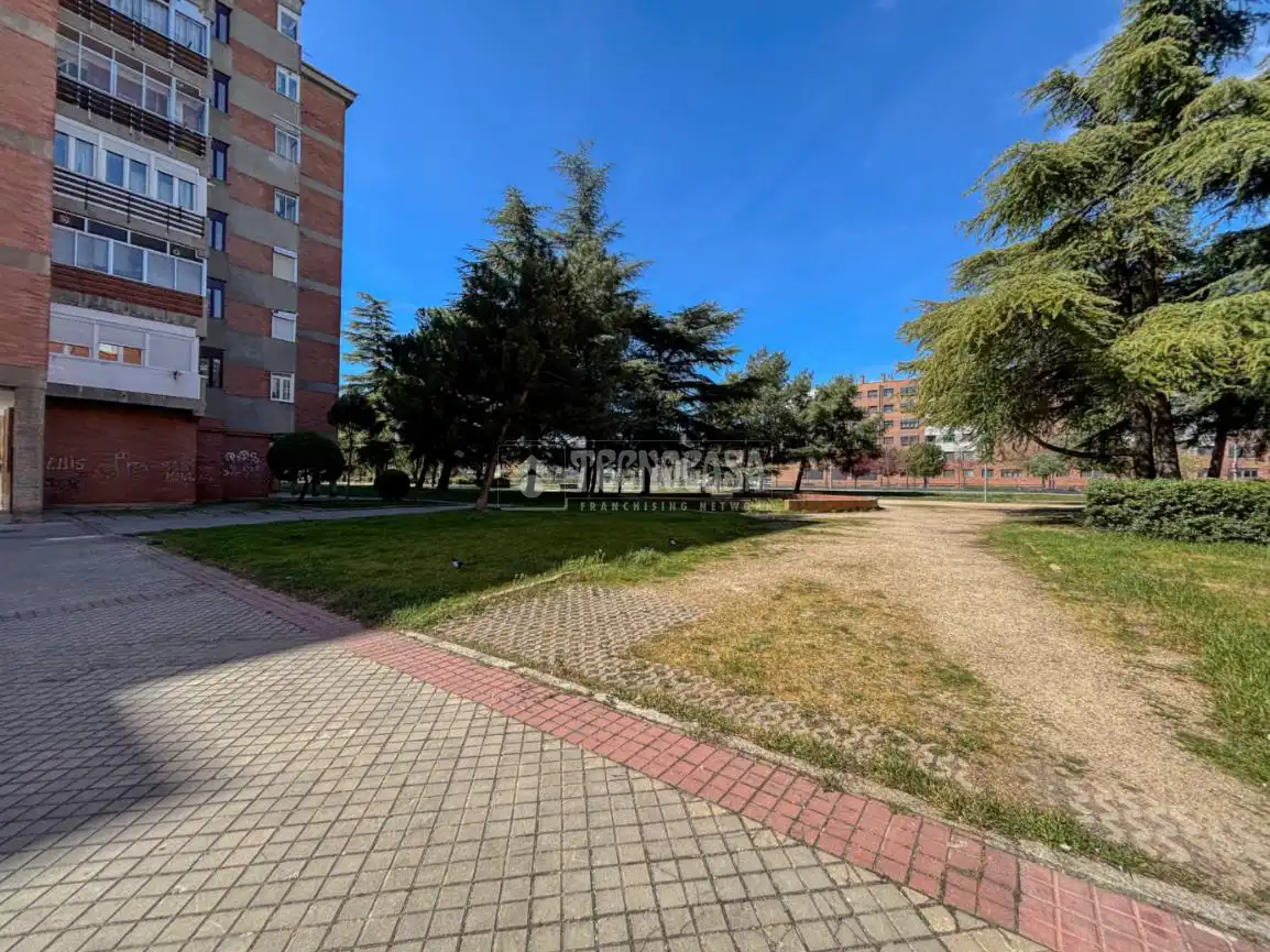 Aparcament de Pis en venda en Valladolid amb Calefacció