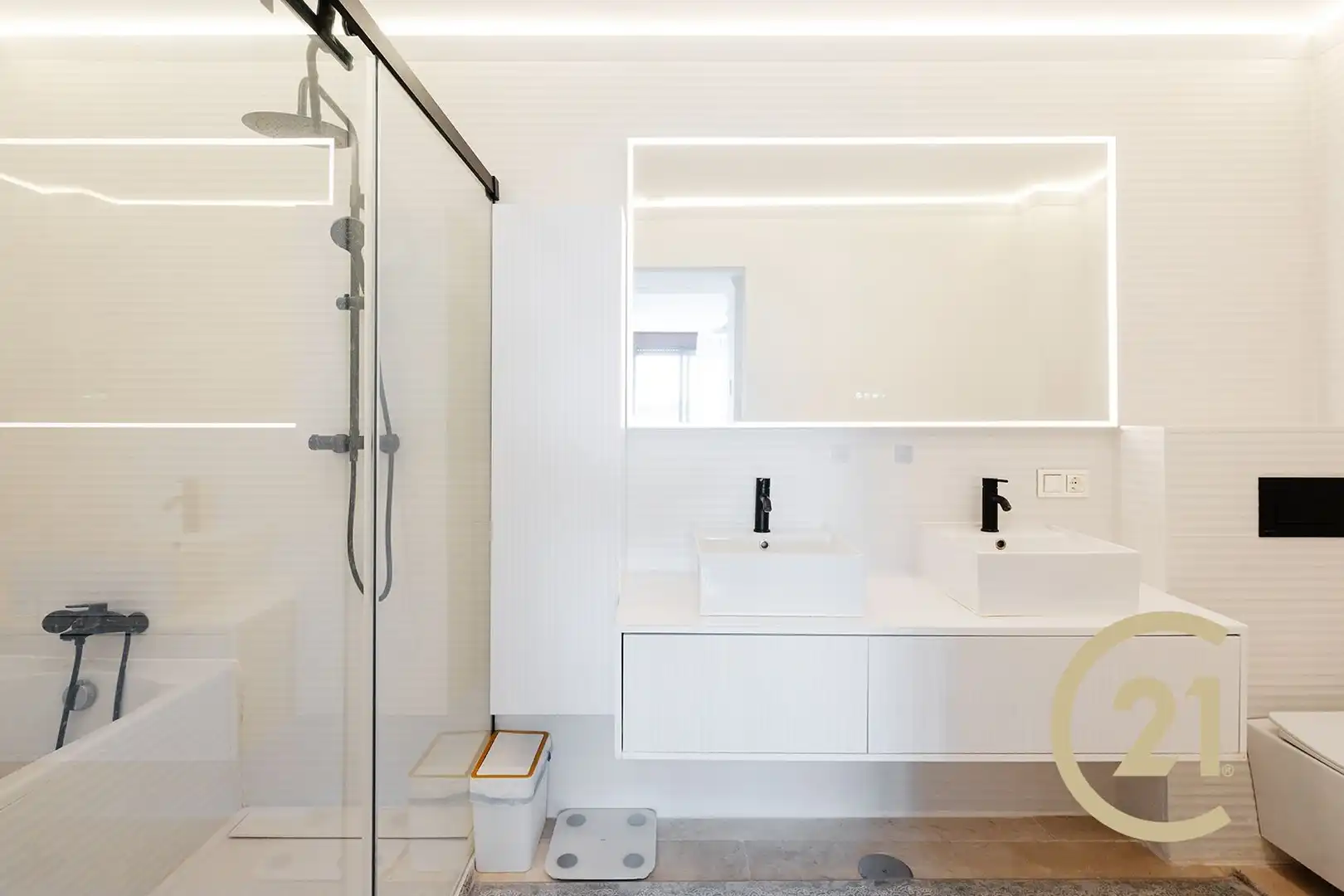 Baño de Casa adosada en venta en Ojén con Aire acondicionado, Calefacción y Jardín privado