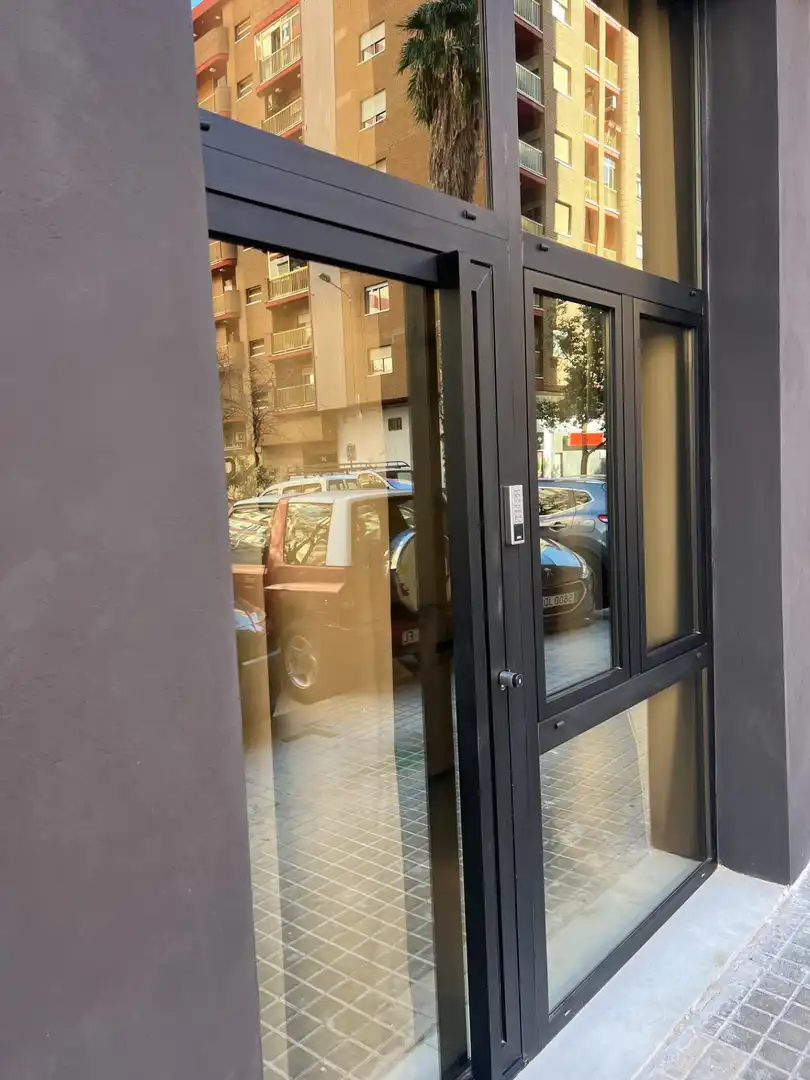 Außenansicht von Wohnung zum Verkauf in Valencia mit Klimaanlage, Heizung und Möbliert