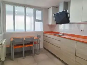Küche von Wohnung zur Miete in Burgos mit Heizung, Parkett und Terrasse