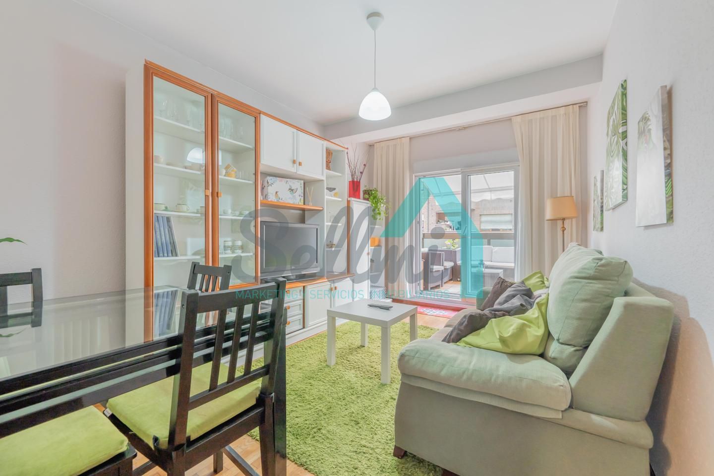 Living room of Flat for sale in Oviedo   with Heating, Parquet flooring and Terrace