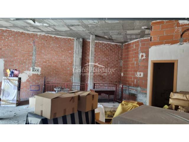 Local comercial en Alquiler en Puigfred
