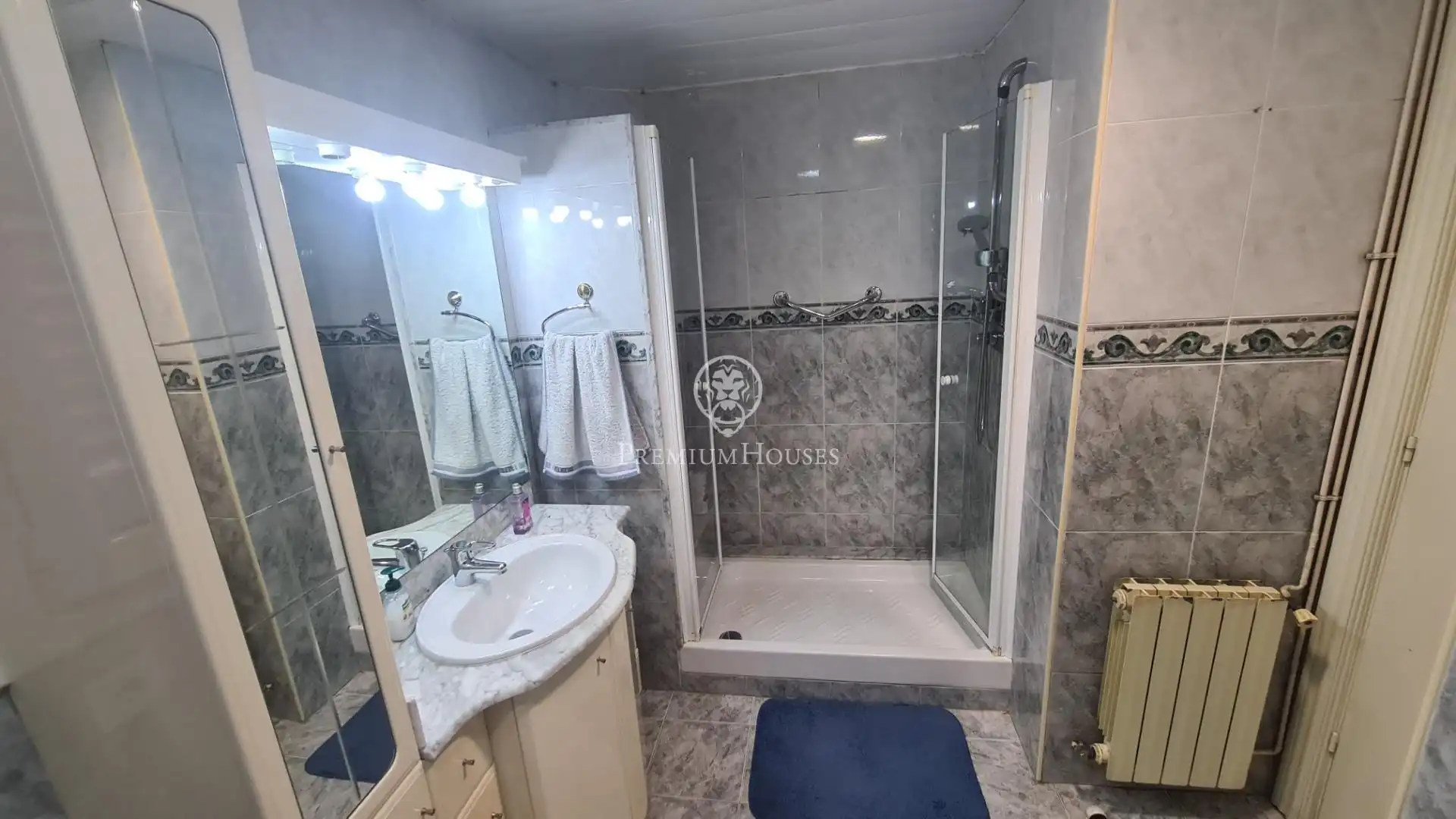 Baño de Planta baja en venta en Barcelona con Calefacción y Terraza