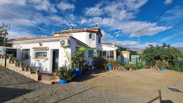 Finca rústica en Venta en Arenas