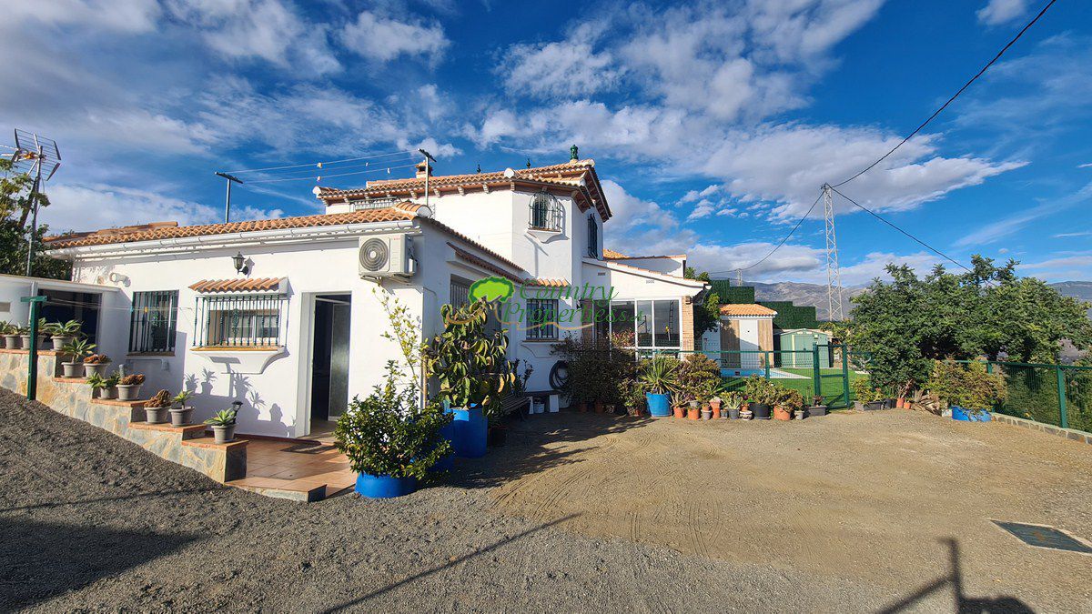 Vista exterior de Finca rústica en venda en Arenas amb Aire condicionat, Jardí privat i Terrassa