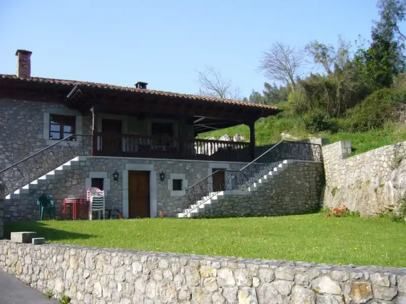 House with terrace for sale in Pría - Nueva-Hontoria - Naves, imagen 3