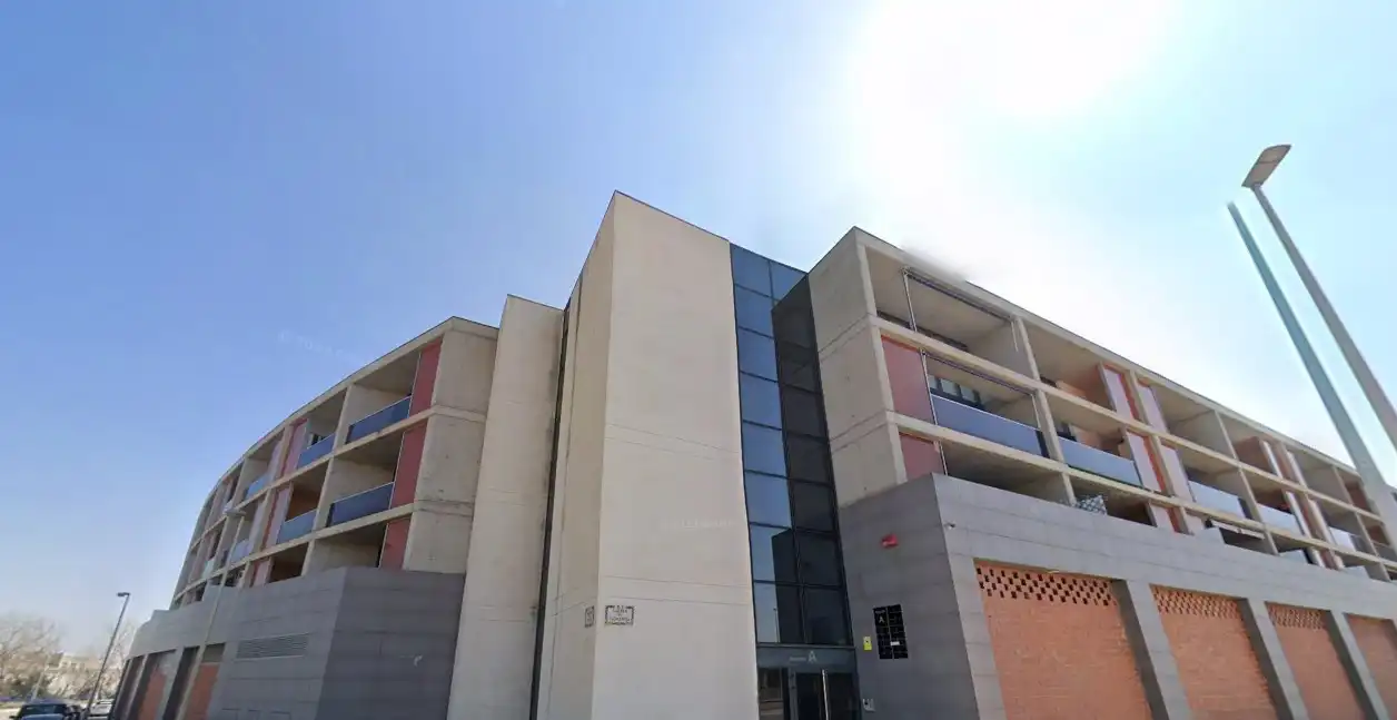Office space with lift for sale in C/ Catarroja, imagen 2