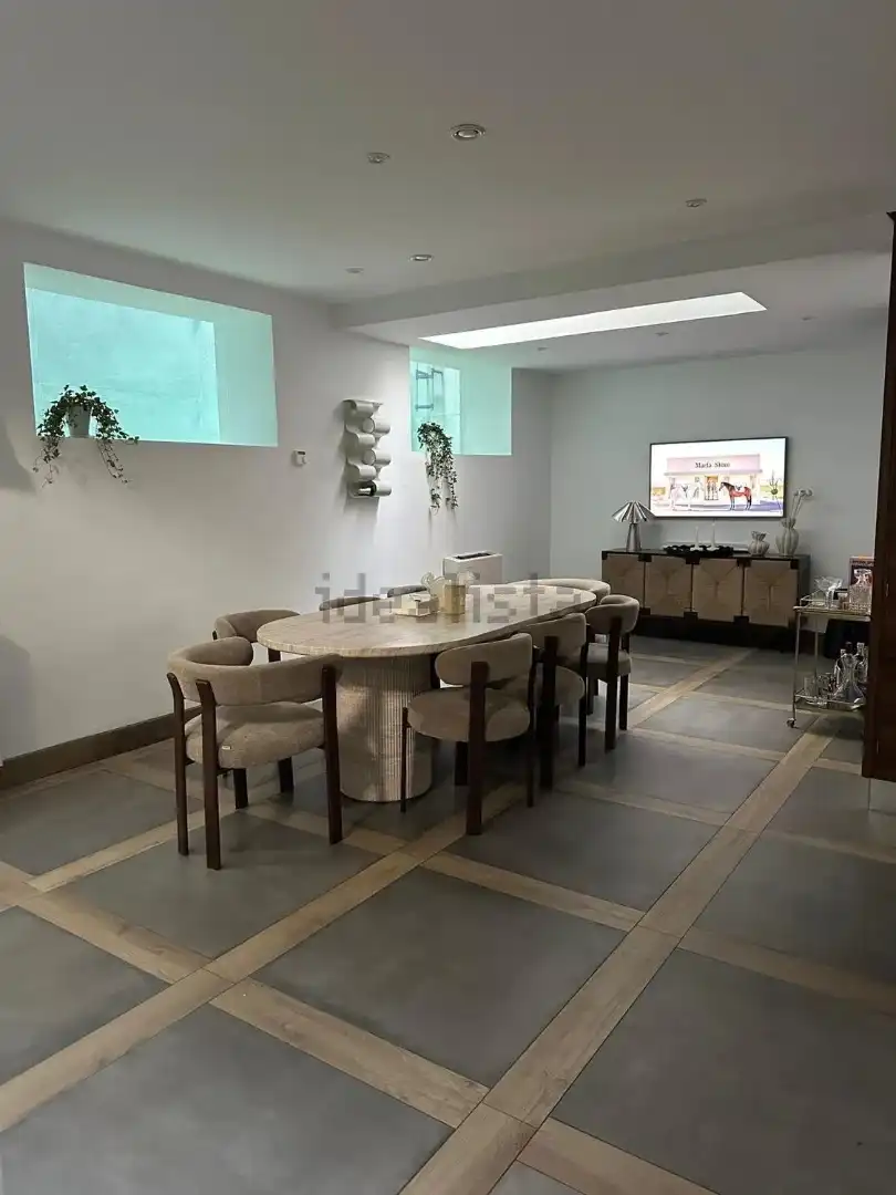 Menjador de Casa o xalet de lloguer en Madrid amb Aire condicionat, Calefacció i Jardí privat