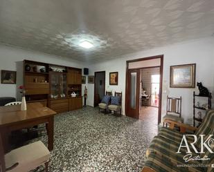 Sala d'estar de Casa o xalet en venda en Gandia amb Jardí privat i Terrassa