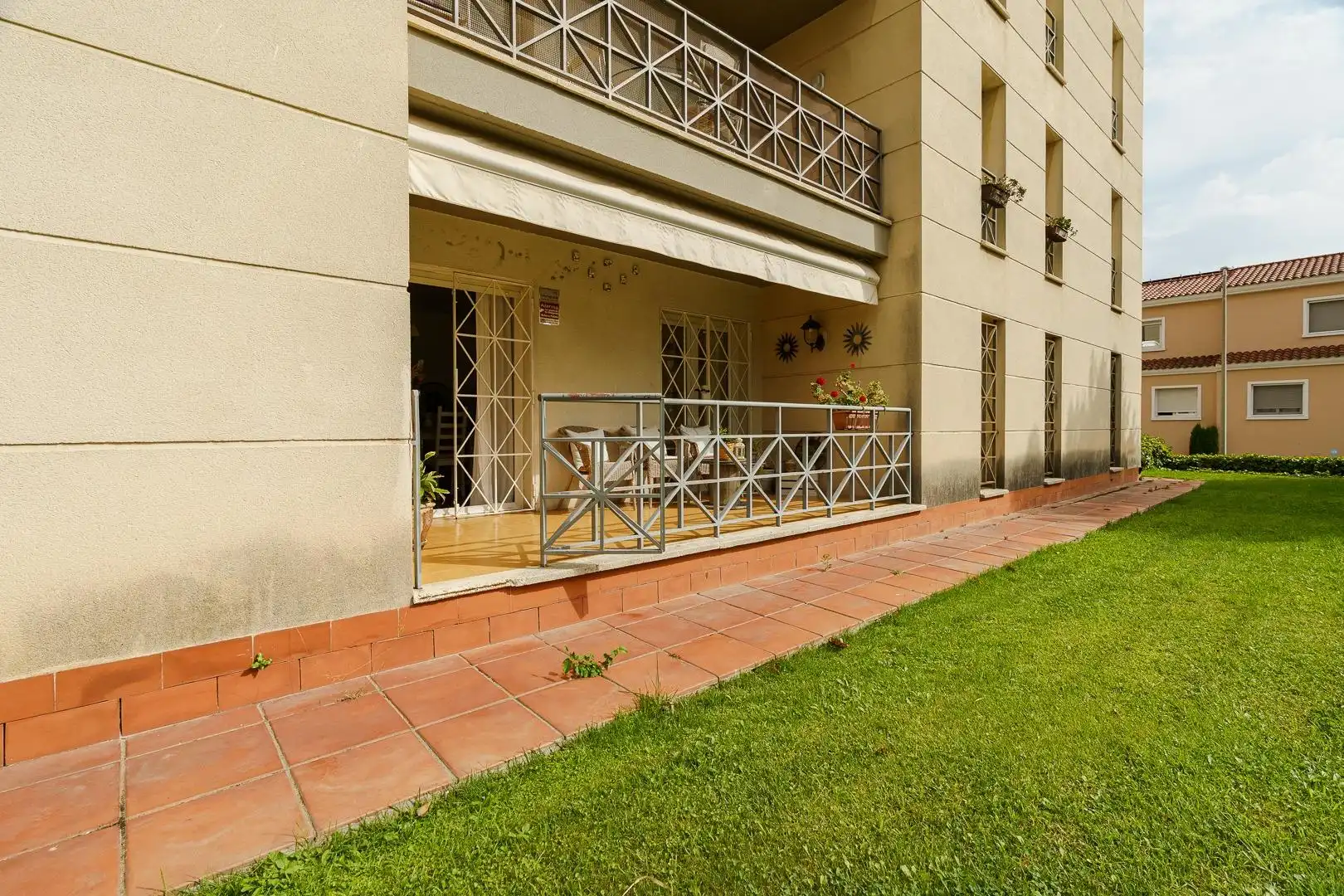 Terrasse von Erdgeschoss zum Verkauf in Sitges mit Heizung, Privatgarten und Terrasse