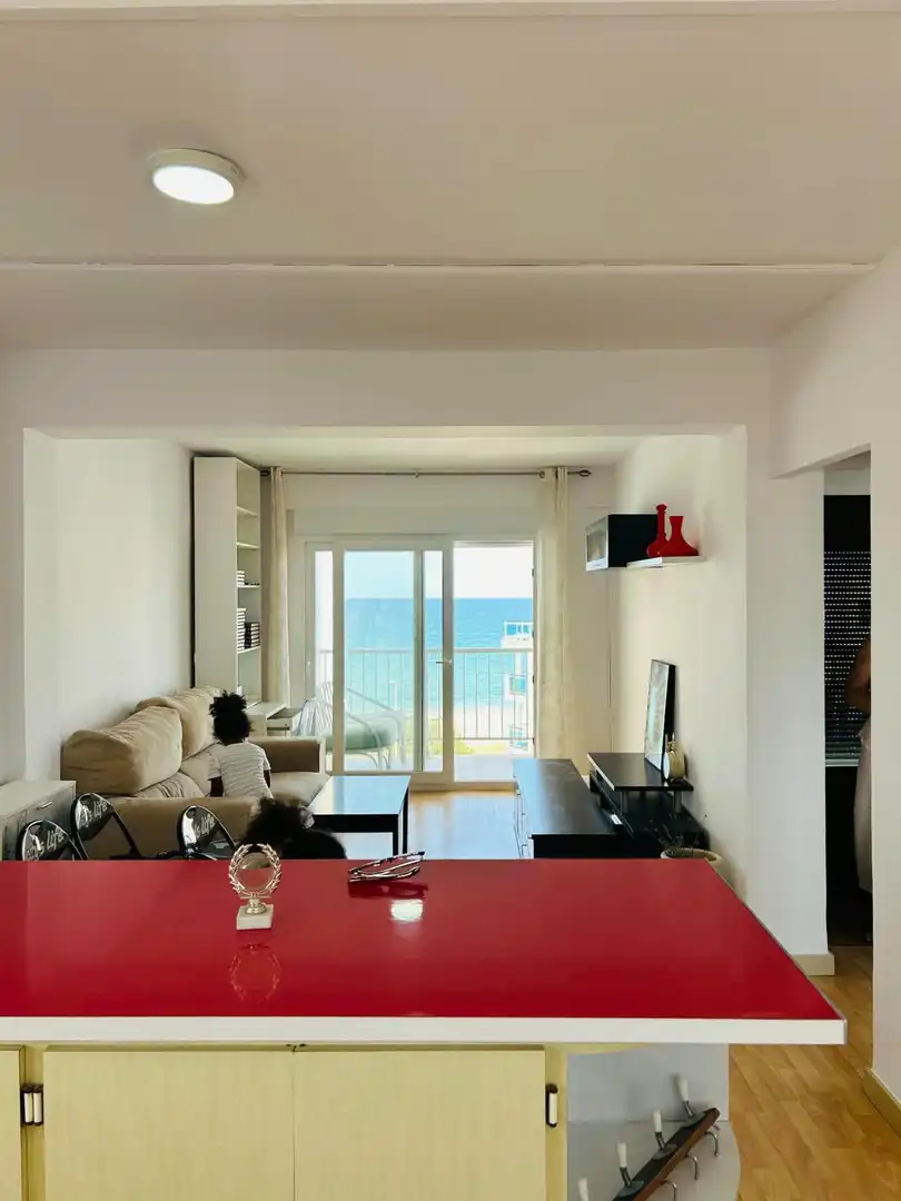 Sala d'estar de Pis de lloguer en Dénia amb Parquet, Moblat i Balcó