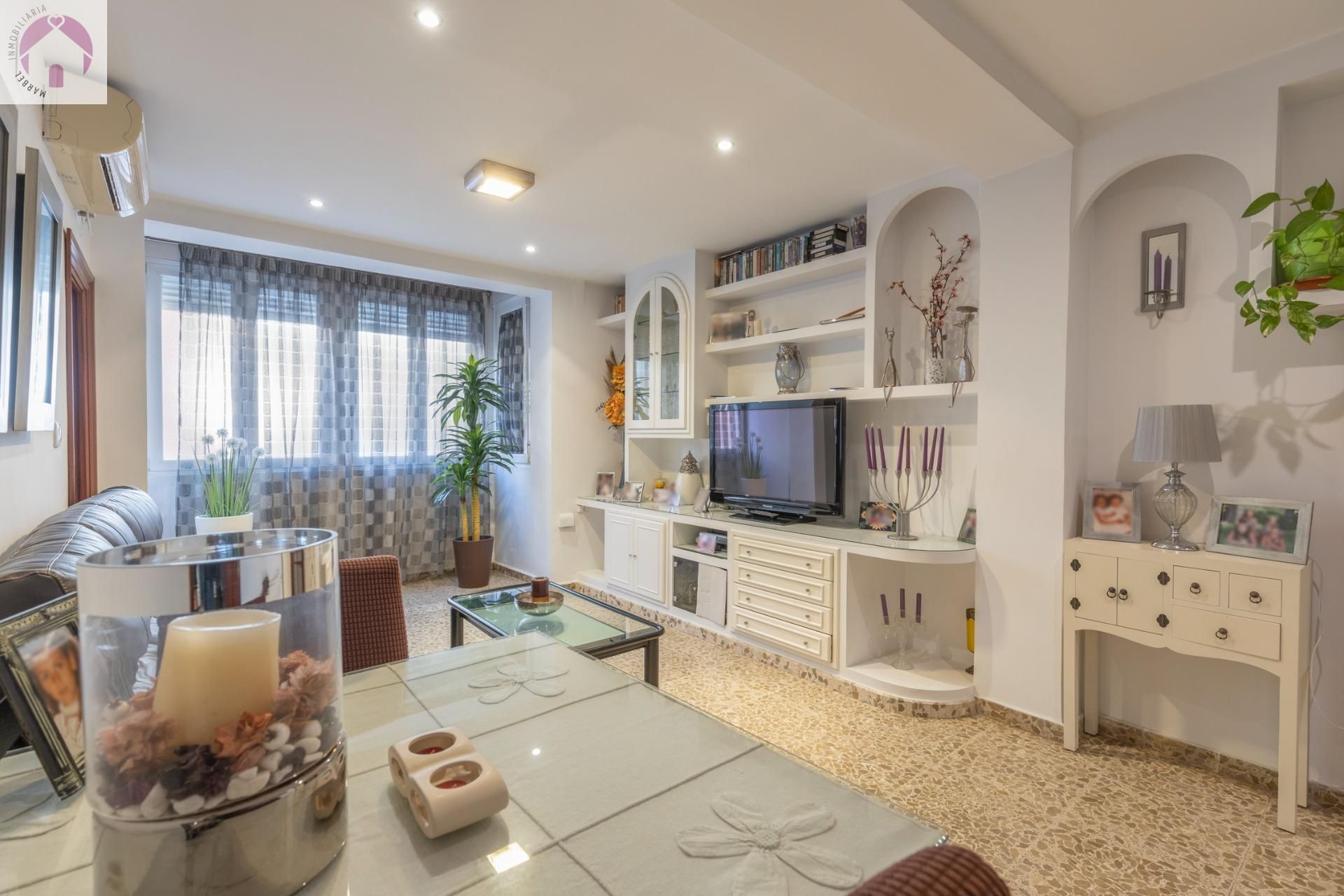 Sala d'estar de Pis en venda en  Granada Capital amb Aire condicionat, Calefacció i Balcó