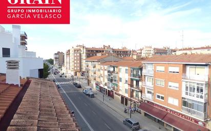 Vista exterior de Àtic en venda en  Albacete Capital amb Aire condicionat, Calefacció i Parquet