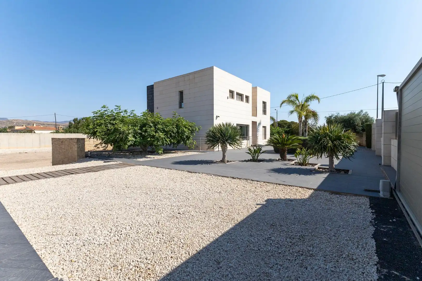 Vista exterior de Casa o xalet en venda en Alicante / Alacant amb Aire condicionat, Calefacció i Jardí privat
