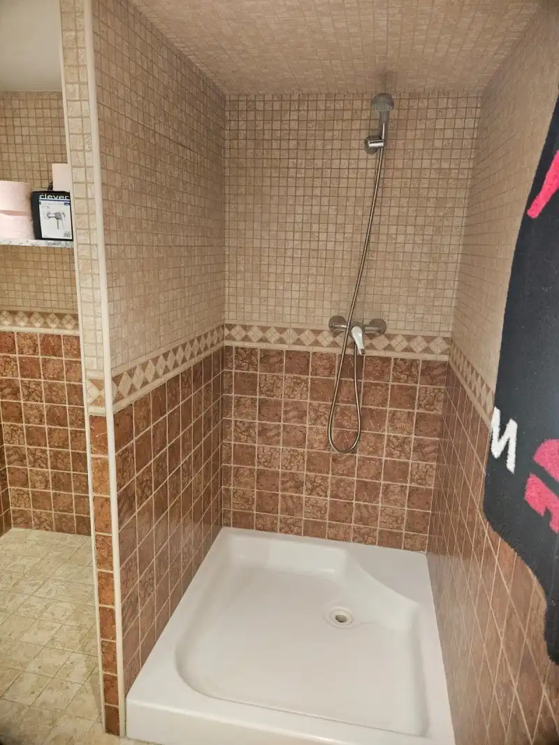 Badezimmer von Maisonette zum Verkauf in Casar de Cáceres mit Klimaanlage, Heizung und Privatgarten