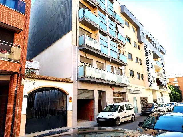 Locale commerciale in vendita a Carrer de Carles Albors 38