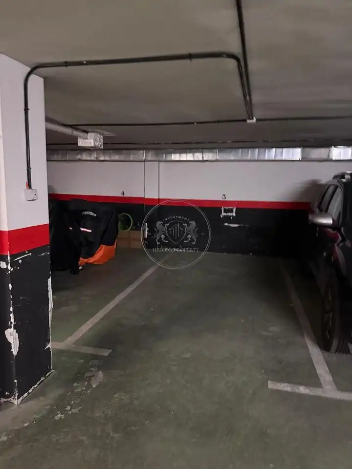 Parking de Apartamento en venta en Madrid con Calefacción y Amueblado