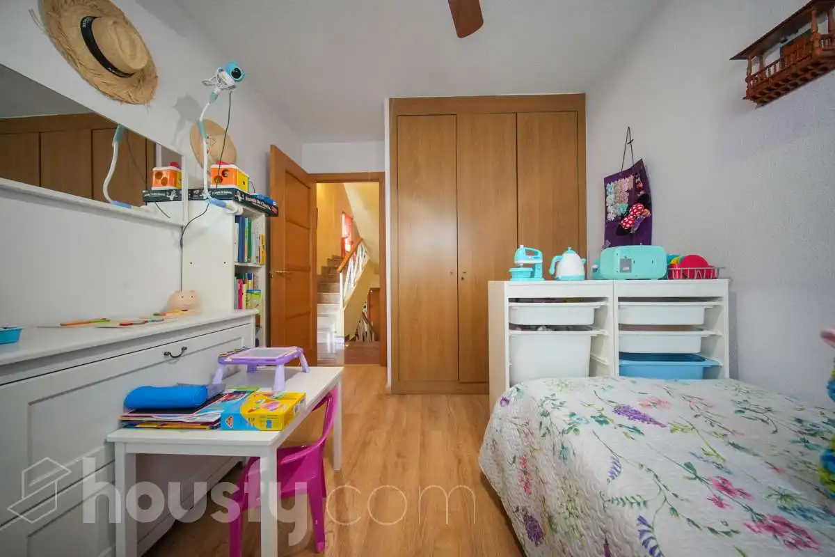 Dormitori de Casa o xalet en venda en Rivas-Vaciamadrid amb Aire condicionat, Calefacció i Jardí privat