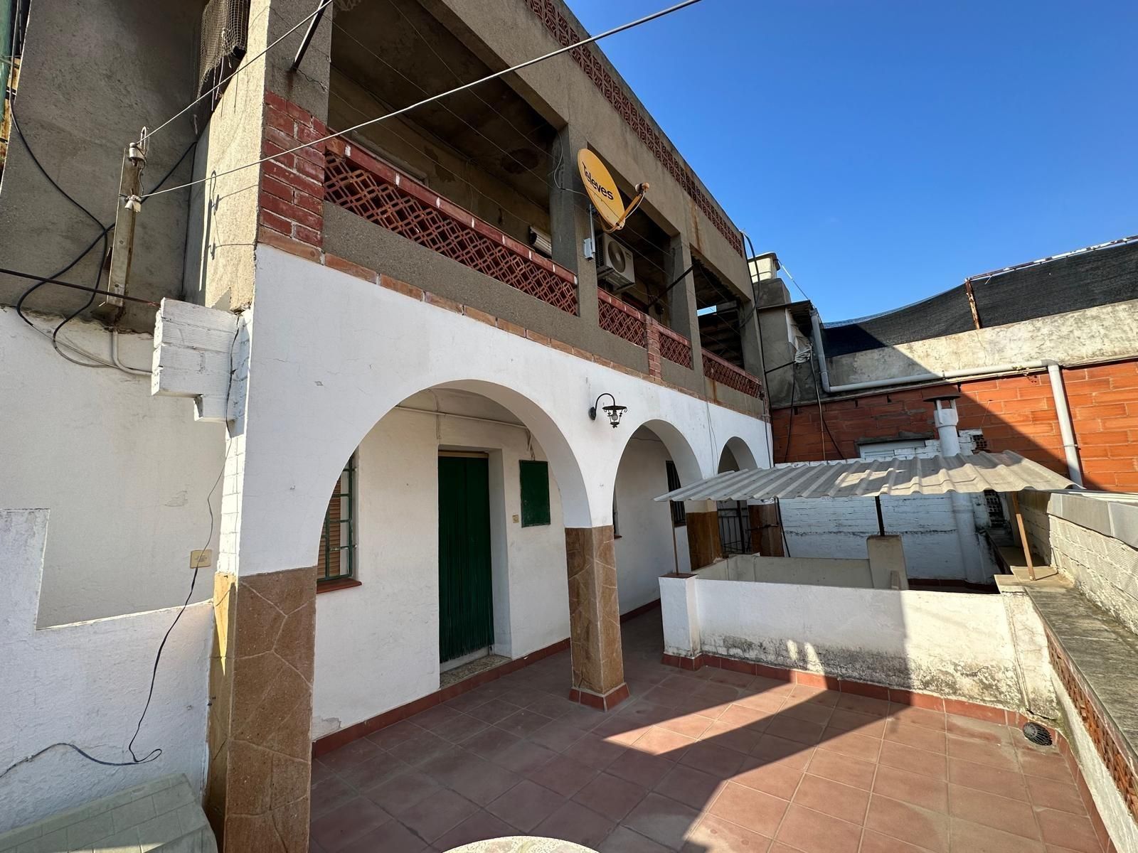 Exterior view of Residential for sale in Sant Vicenç Dels Horts