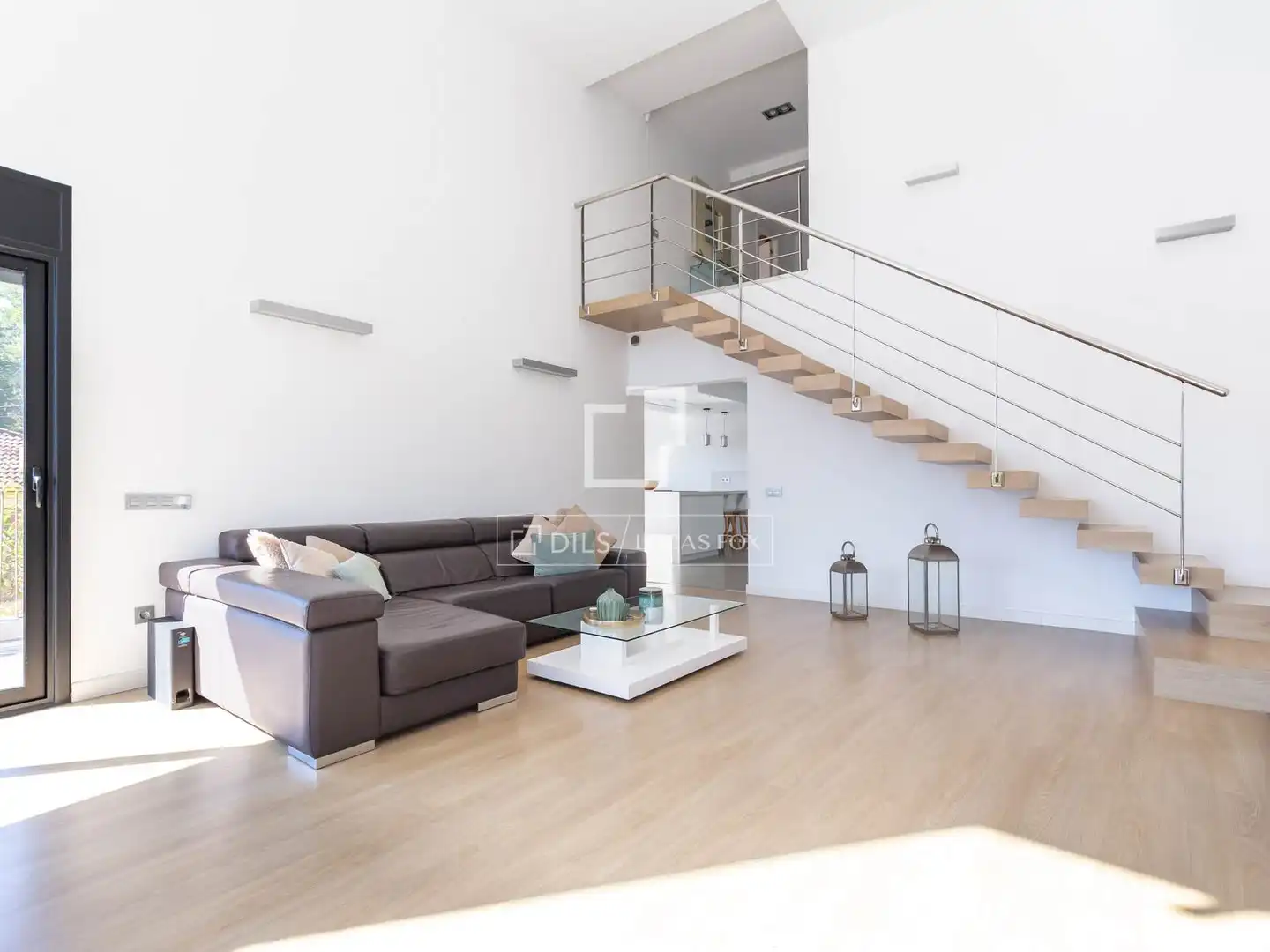 Sala d'estar de Casa o xalet en venda en Vallirana, Barcelona